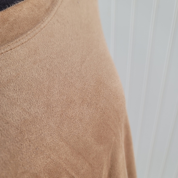 Boho Chik Women Faux Suede Stretch Slimming Tan Beige 3/4 Sleeve Top Sz L - Picture 6 of 9